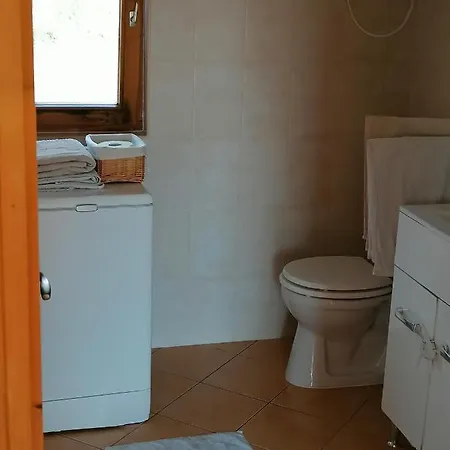 Piliscsevi Vendeghaz *